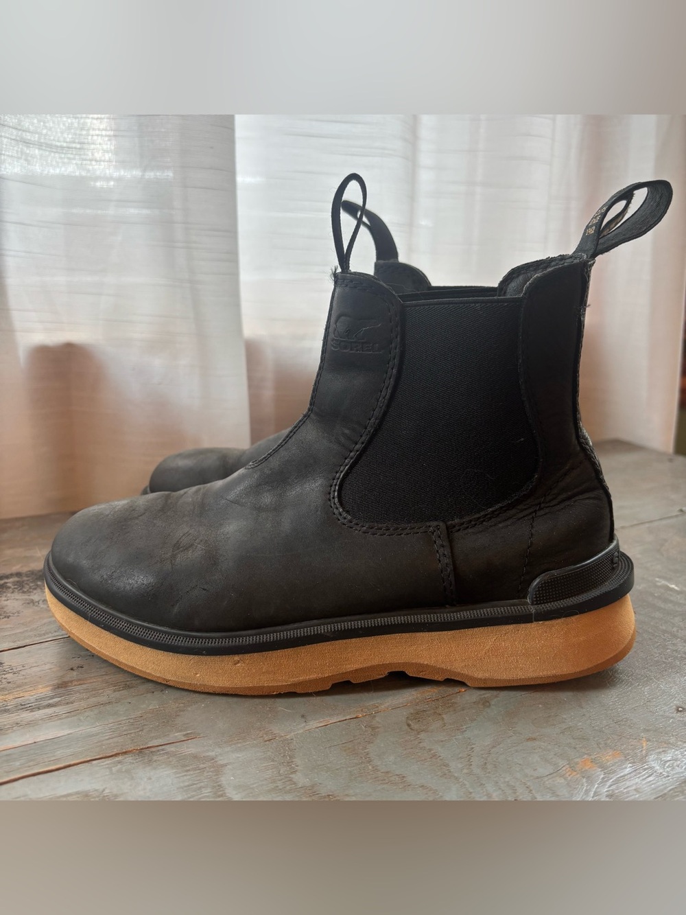 Sorel Black Hi line Chelsea Boot | size 6